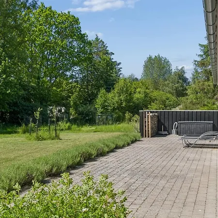 Angelika - 1-3km From The Sea By Interhome